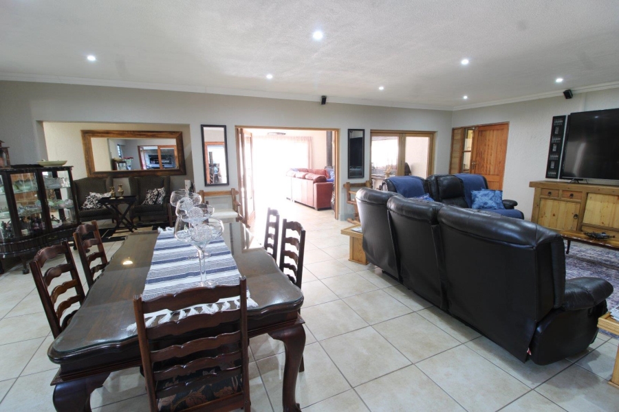 6 Bedroom Property for Sale in Doringkruin North West